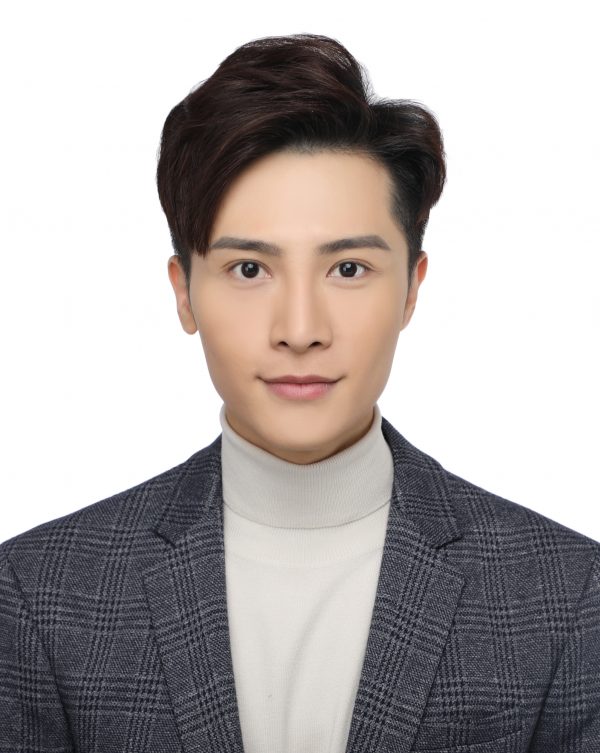 男士格紋西裝精神見工證件相
