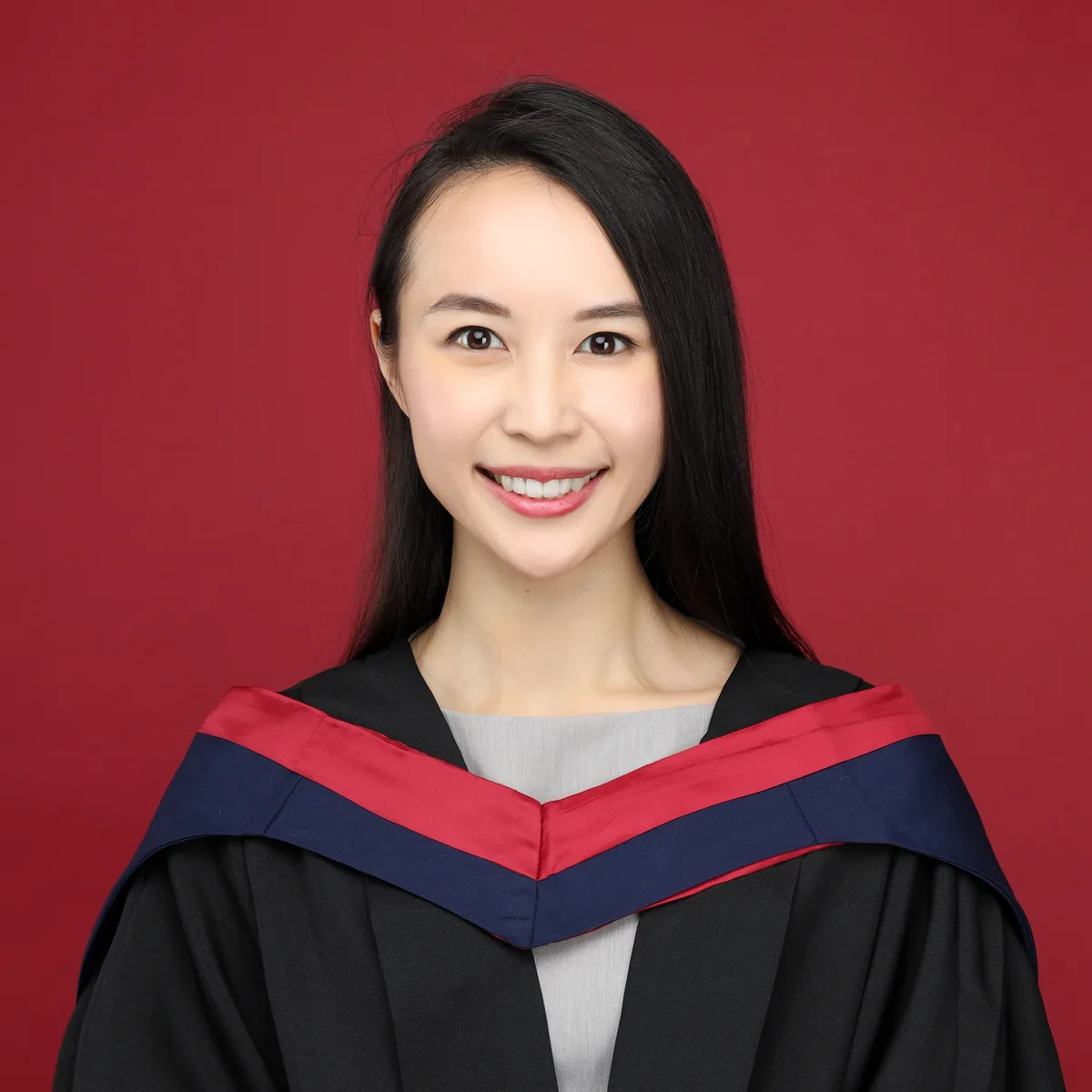 大學畢業相 ‧ 復古深紅背景經典學院肖像 - Studio Photobi HK